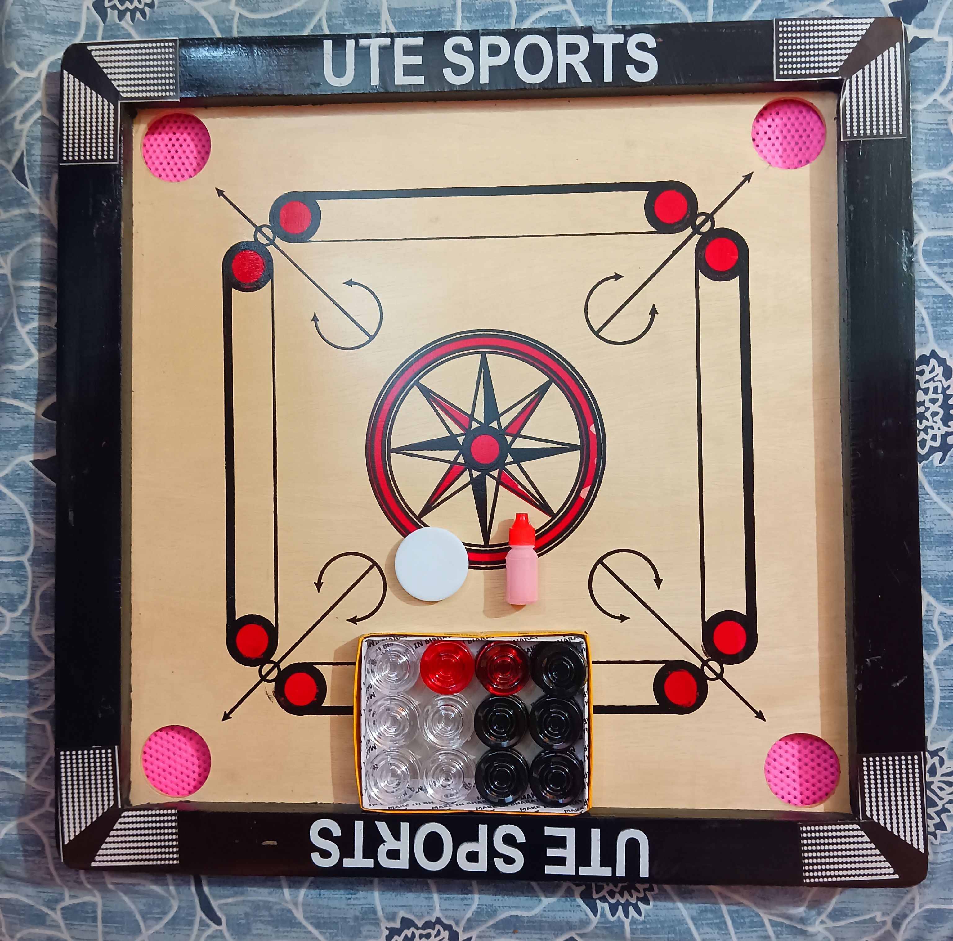 ute CARROM BOARD 20 INCH WITH GOTIYAN, CRYSTAL COINS 20 PCS, STRIKER AND POWDER 40 cm Carrom Board-picture-30