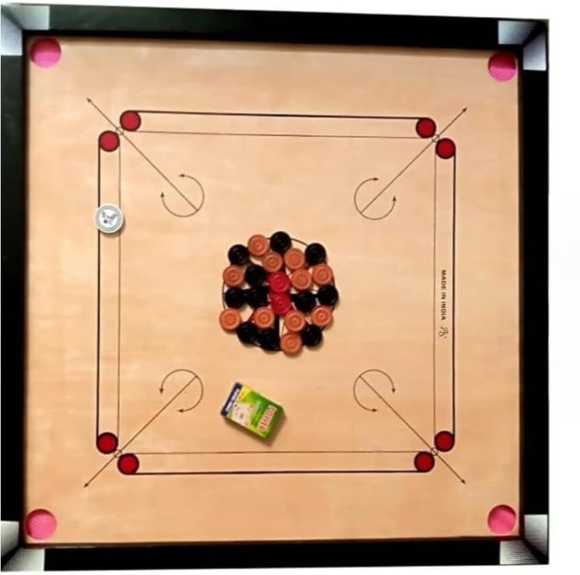 Full-Size 32-Inch Carrom Board - Classic Indoor Wooden Game for 2-4 Players 81 cm Carrom Board-image-43