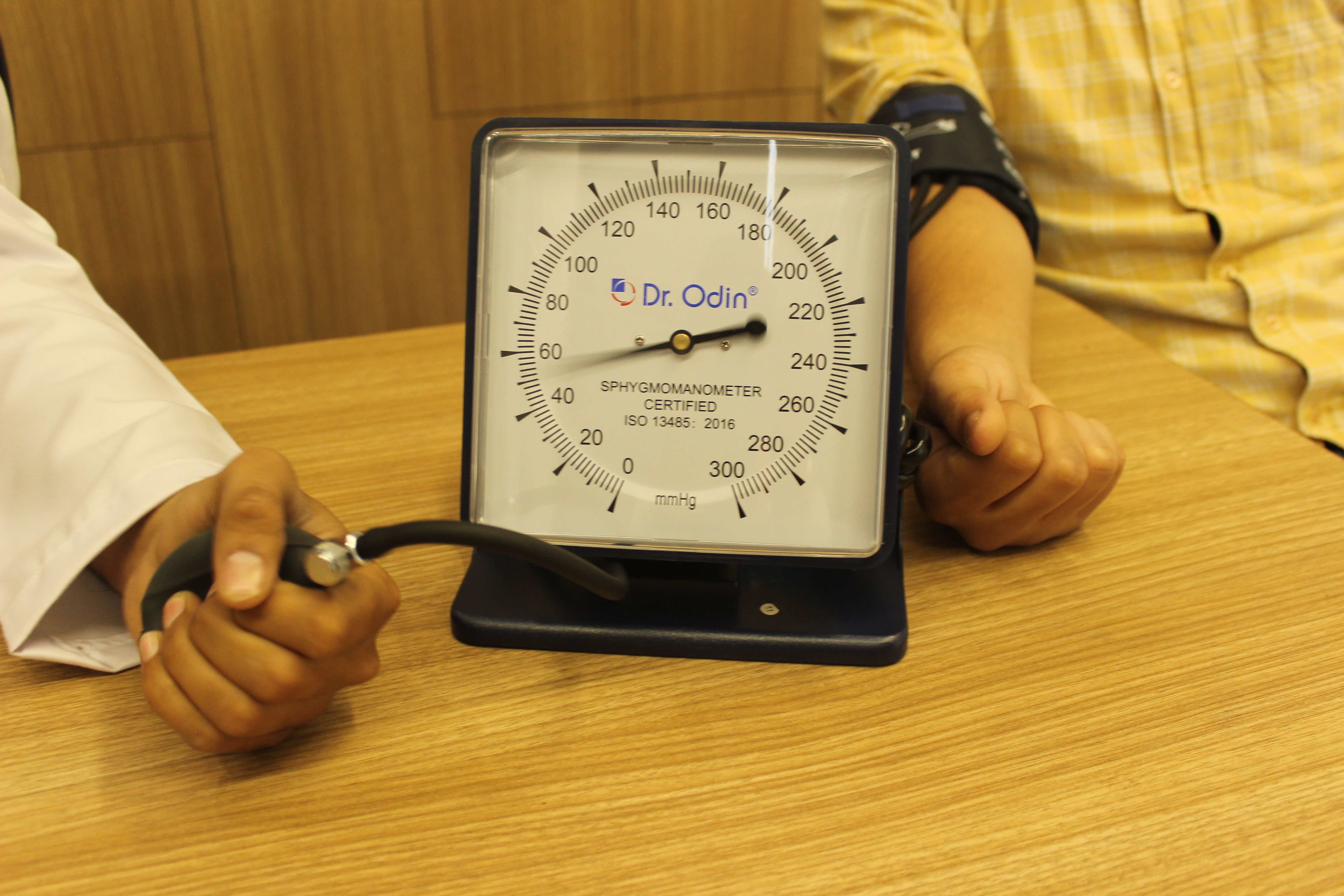 Dr. Odin OAS103 and OST005 Table Top Sphygmomanometer and Stethoscope Blacktone Bp Monitor-image-15