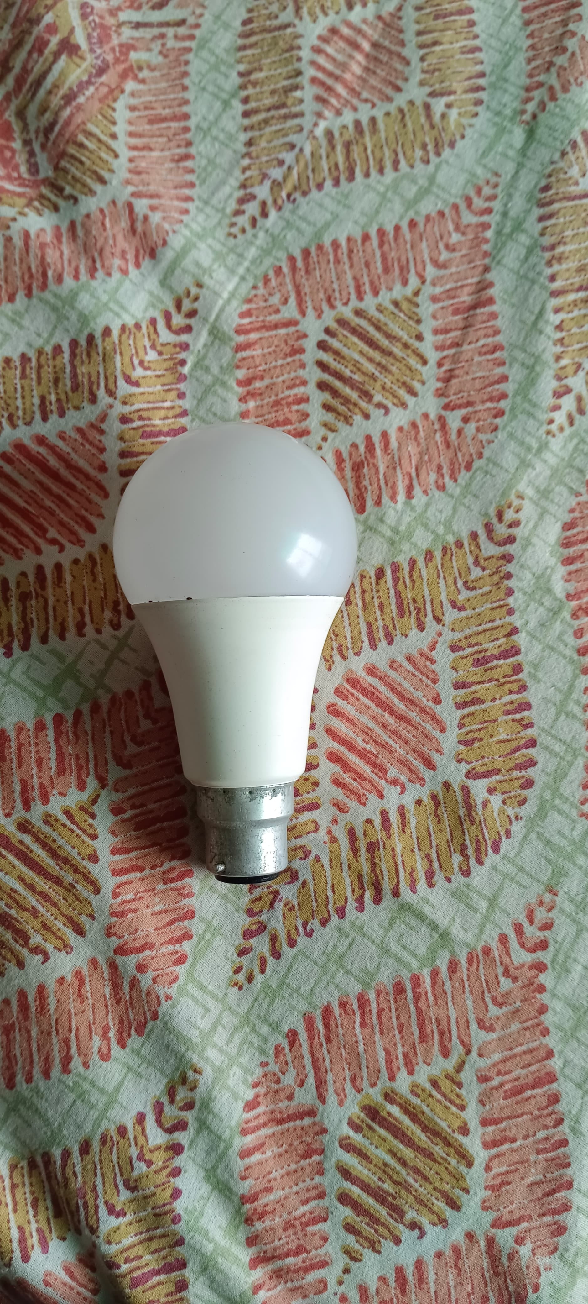 veto 12 W Basic Round B22 LED Bulb image 1
