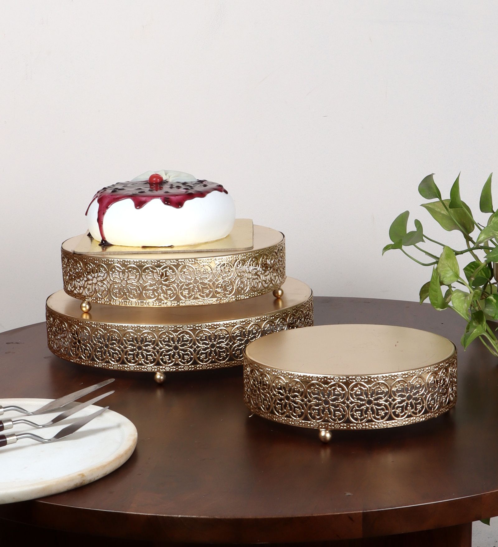 amaya decors Round Etching Flower Buffet Riser Set of 3 Iron Cake Server-picture-19