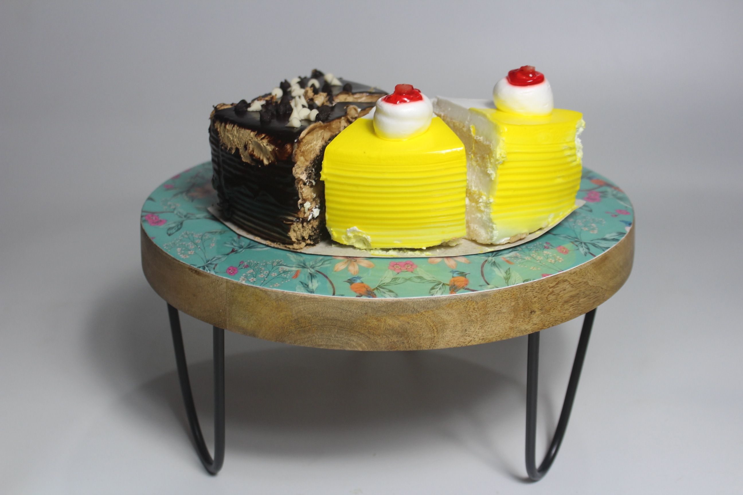 daisy craft Wooden cake stand With metal stand ,enamel print Iron, Wooden Cake Server-picture-22