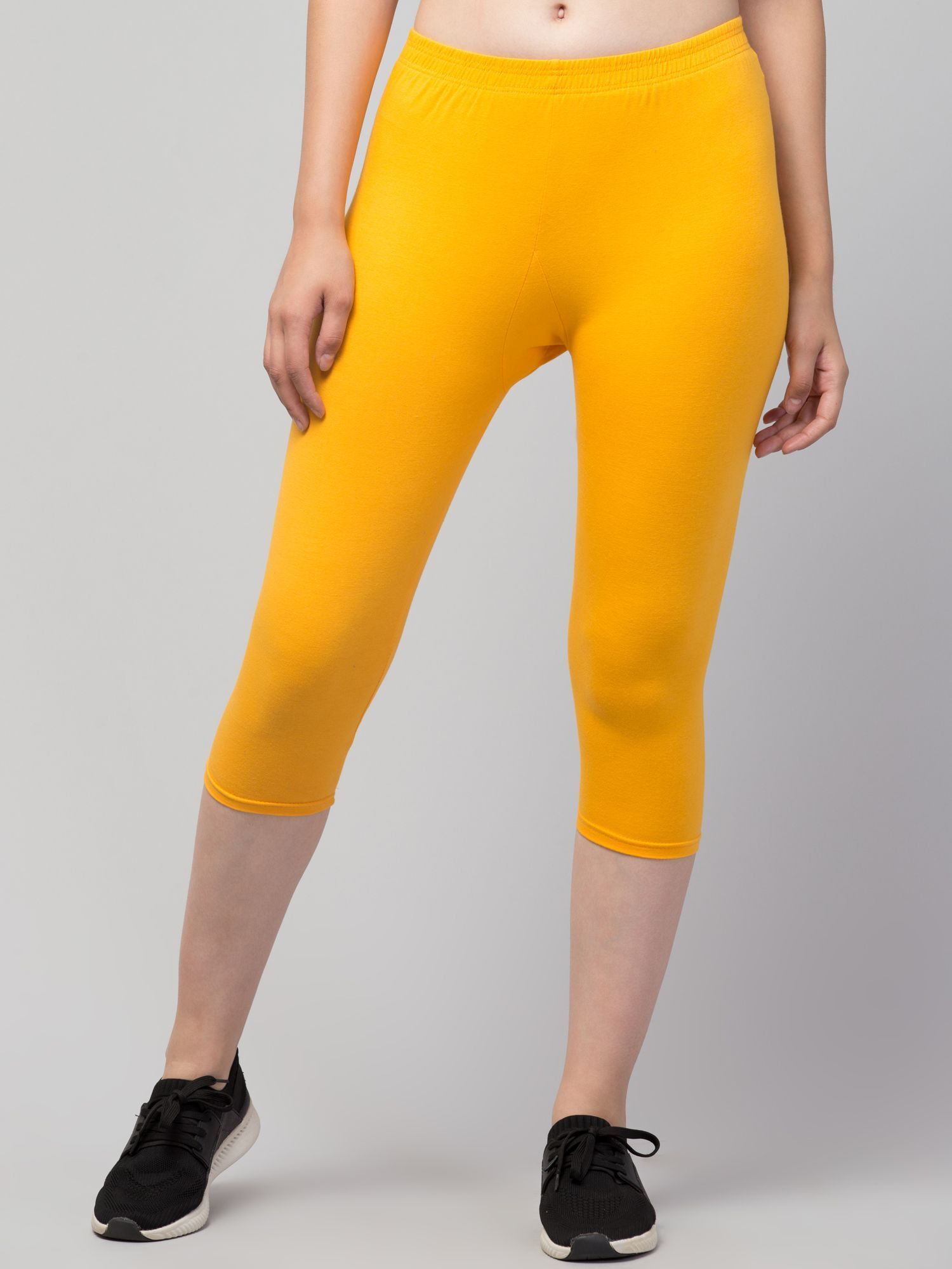 klowtcotrend Women Yellow Capri-picture-6