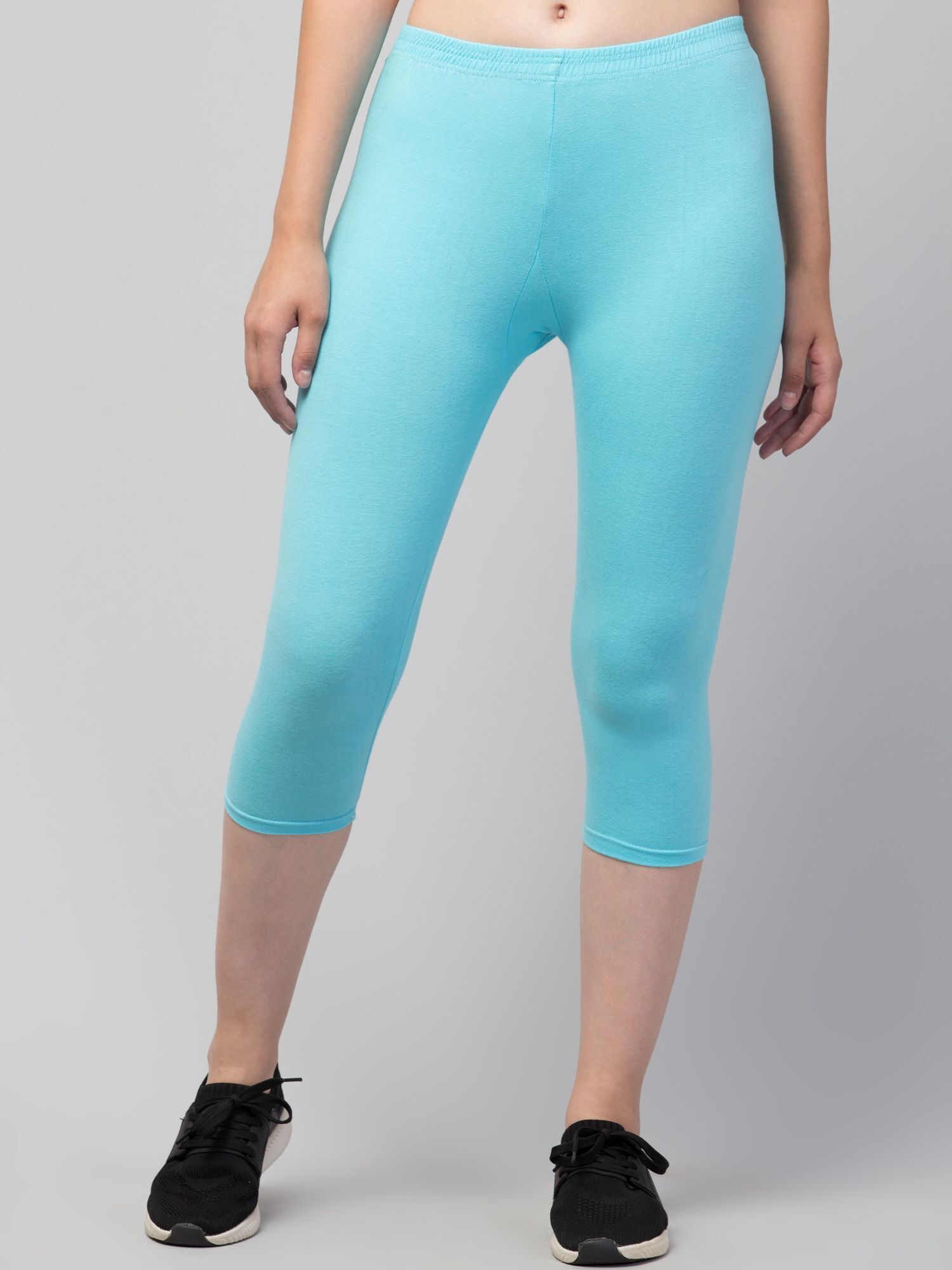 klowtcotrend Women Light Blue Capri-picture-15