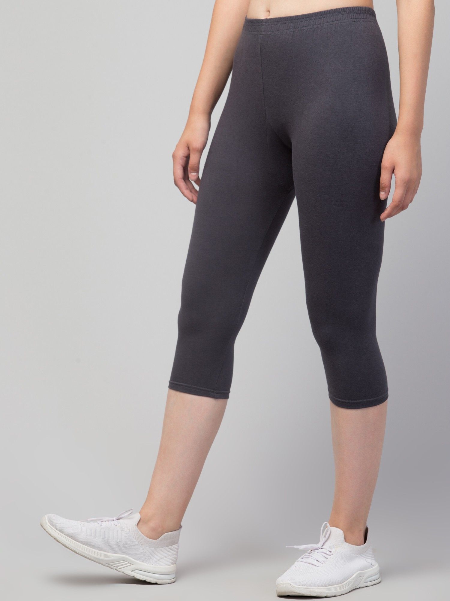 klowtcotrend Women Grey Capri-picture-11