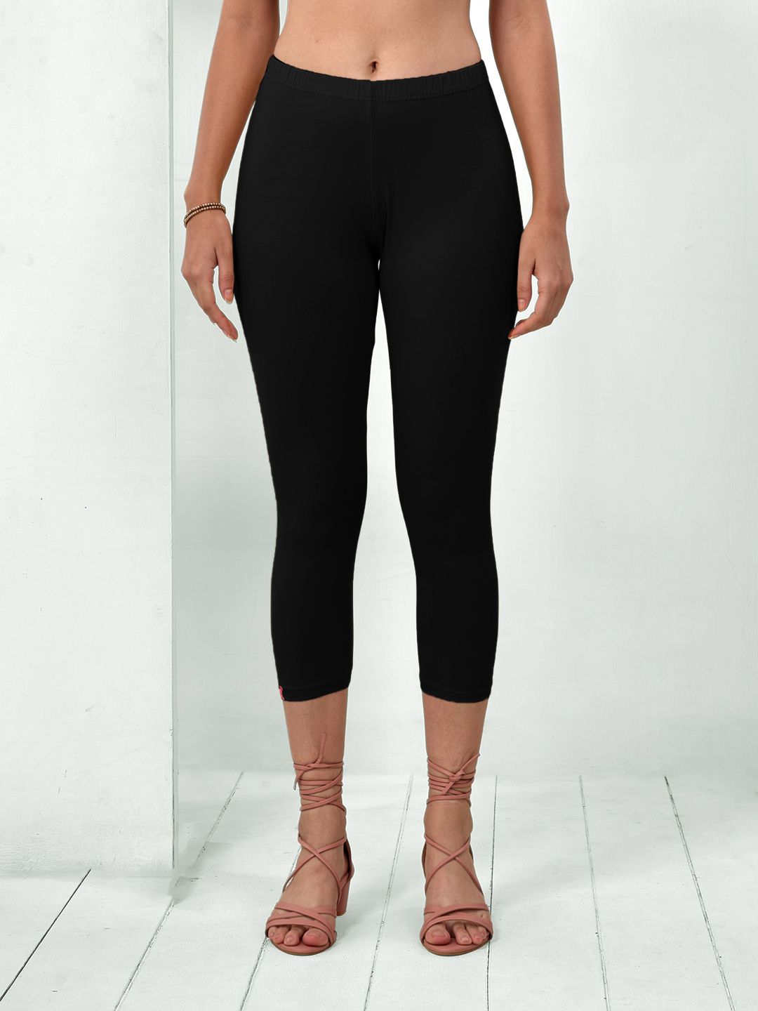 lyra Women Black Capri-picture-27