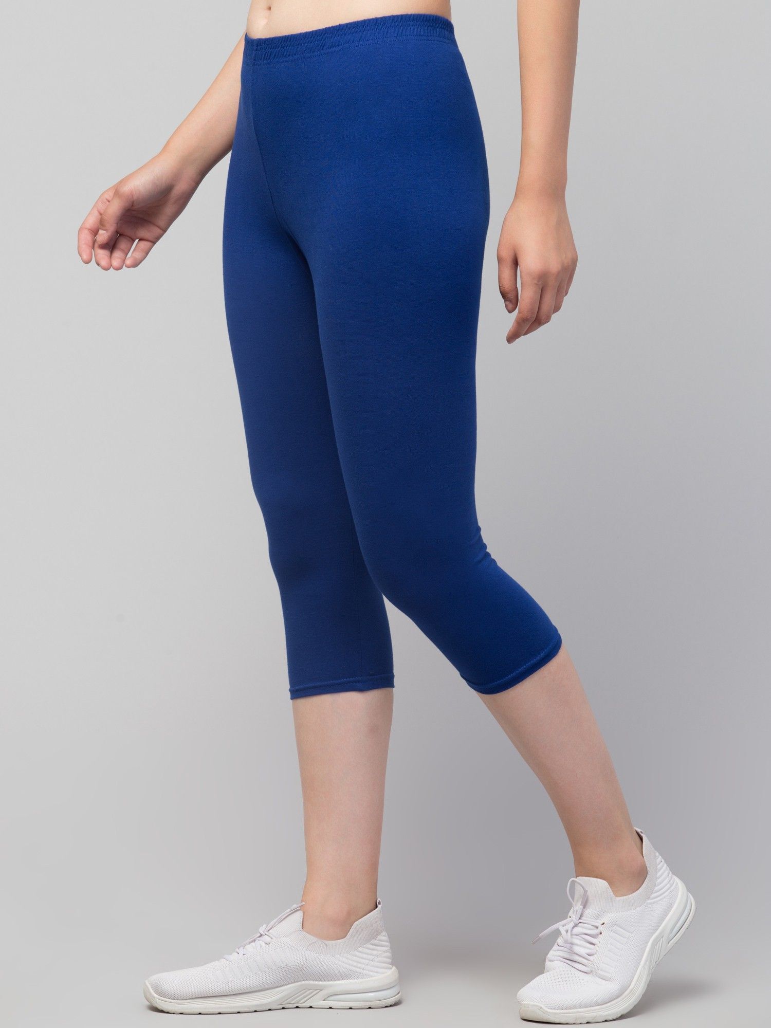 klowtcotrend Women Blue Capri-picture-10