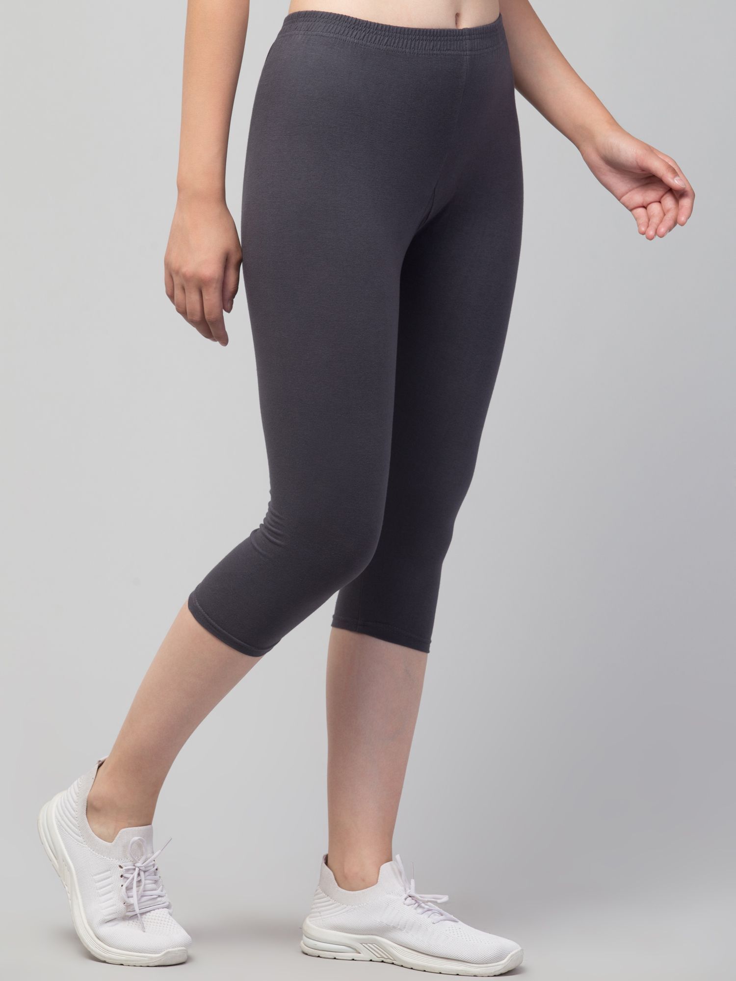 klowtcotrend Women Grey Capri-picture-12