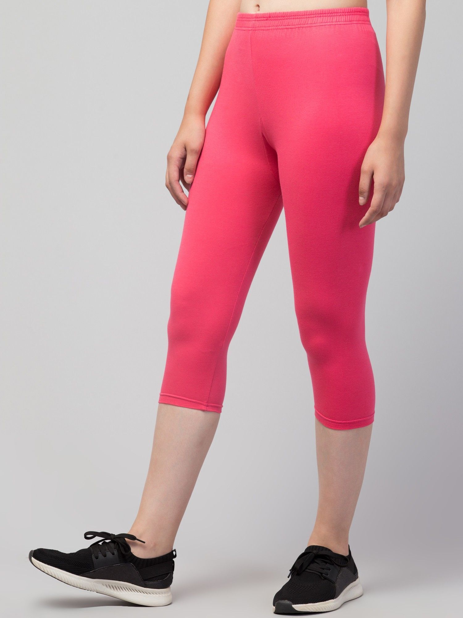 klowtcotrend Women Pink Capri-picture-31