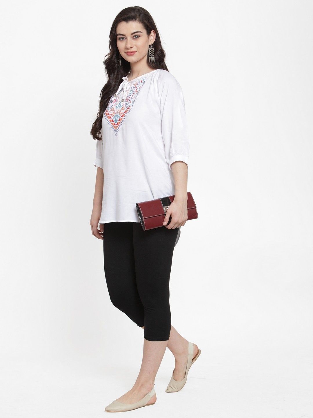 klowtcotrend Women Black Capri-picture-15