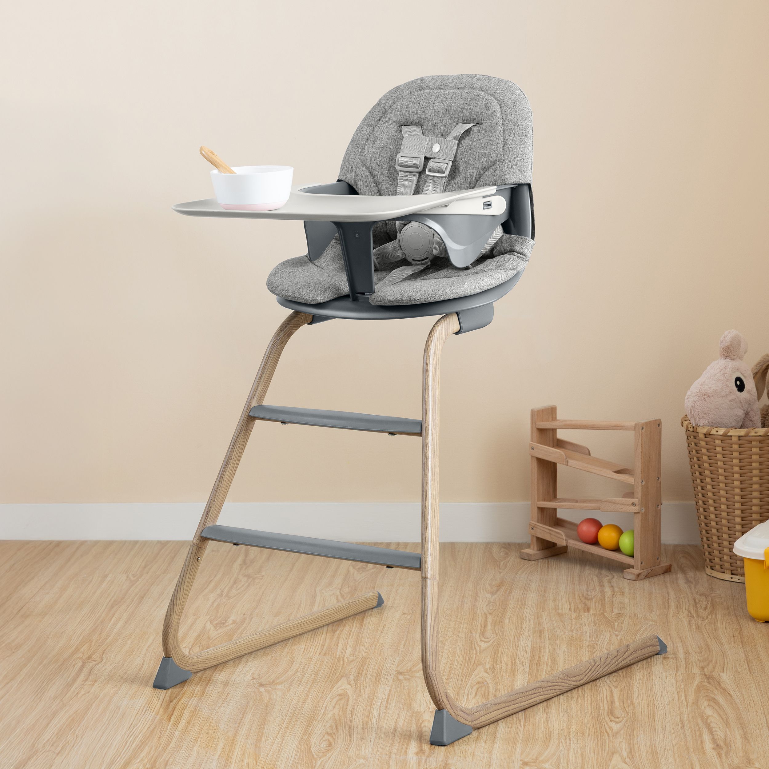 Gravity Ergonomic Baby High Chair | 5 Point Safety Harness & Removable Food Tray