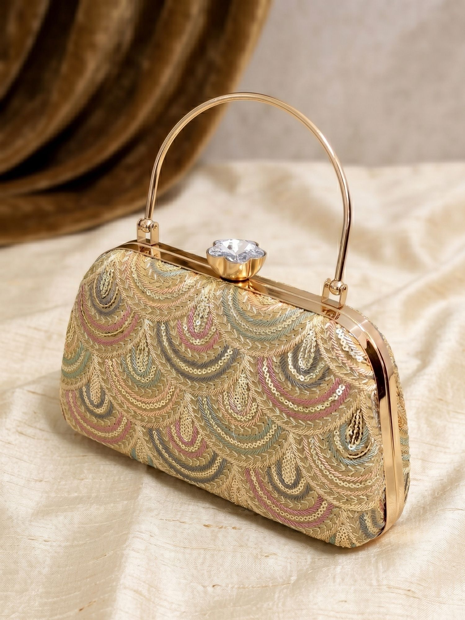 osty Casual Gold Clutch-picture-23