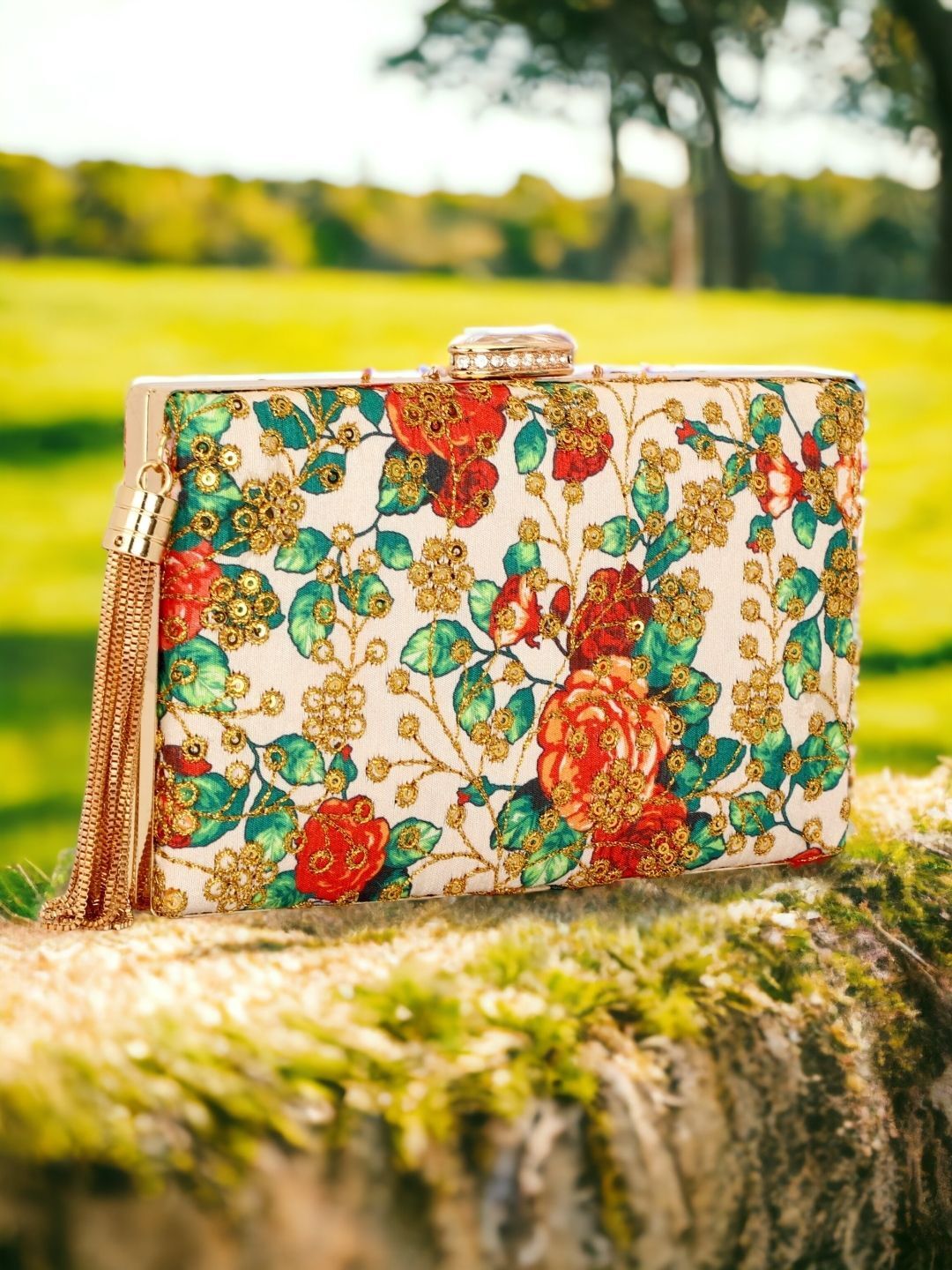 tooba handicraft Party Multicolor Clutch-picture-23