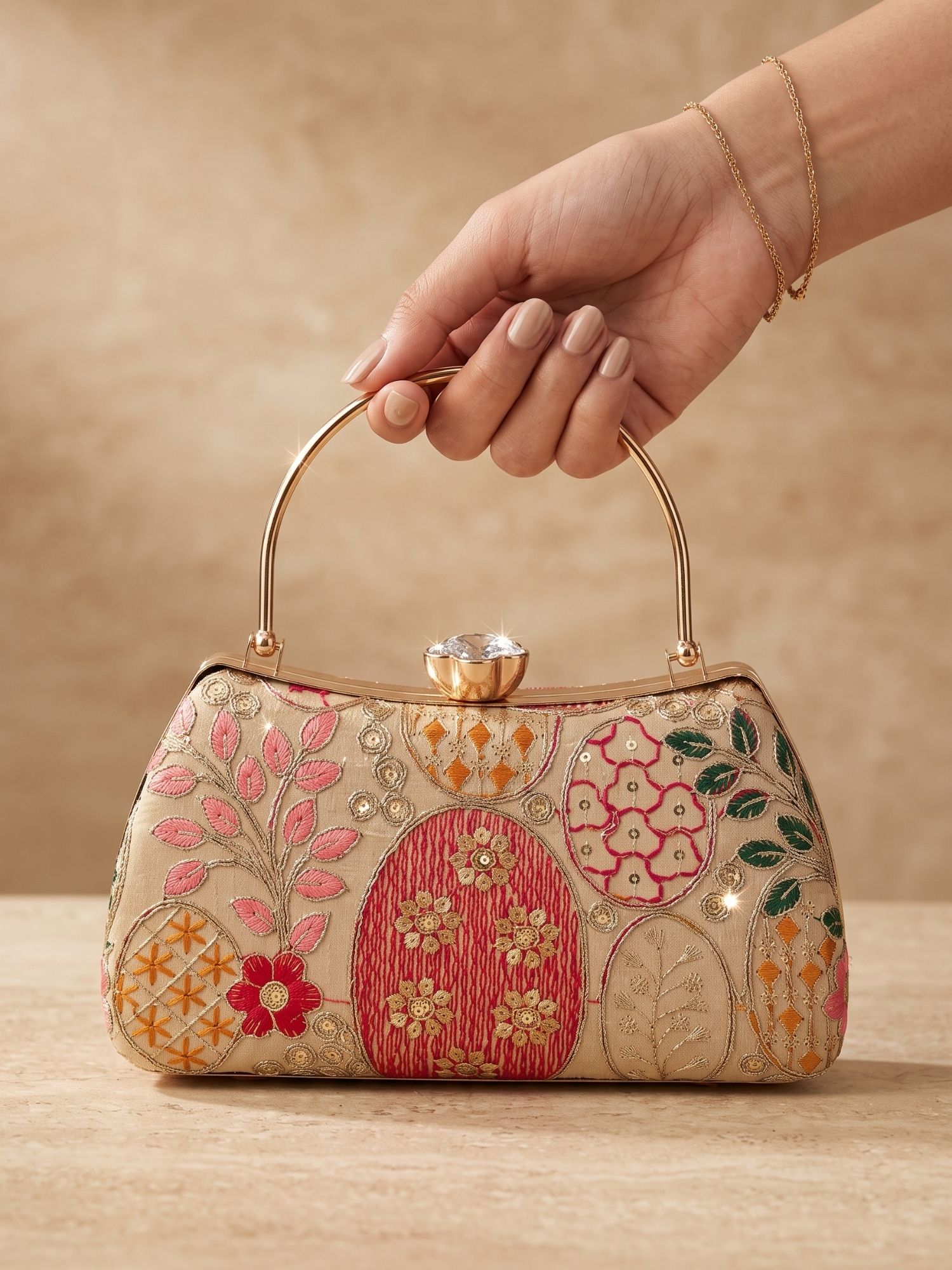 osty Casual Gold Clutch-picture-16
