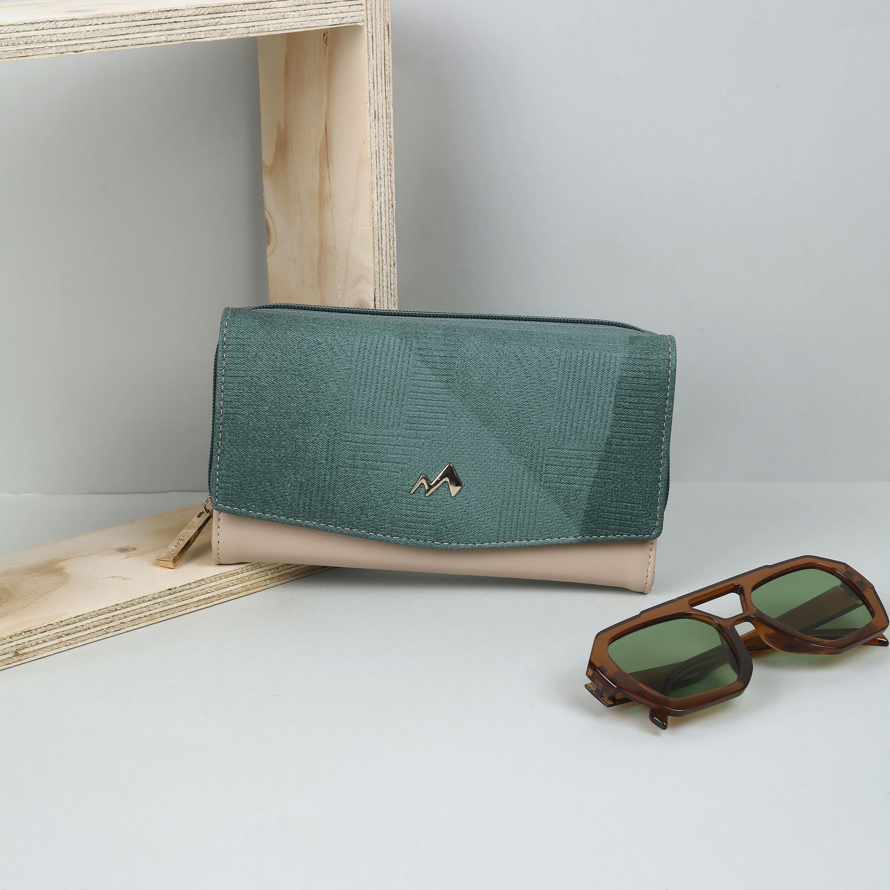 metro Casual Green Clutch-picture-16