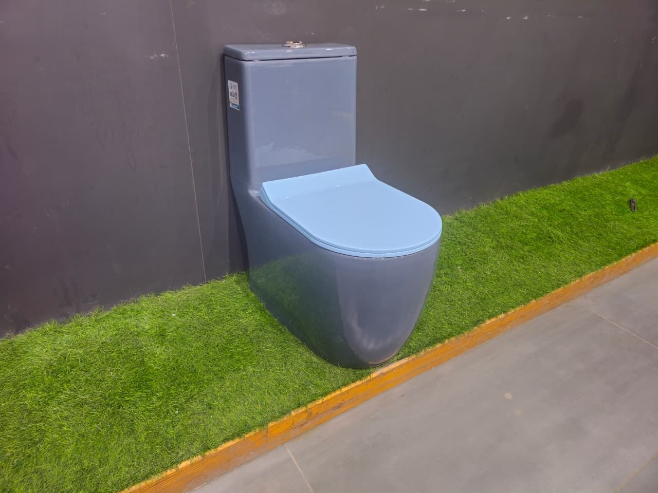 Premium Quality Grey Western Toilet/Water Closet/Commode With Soft Close Sky Blue Toilet Seat Cover With Round Flush Button Western Commode-image-47