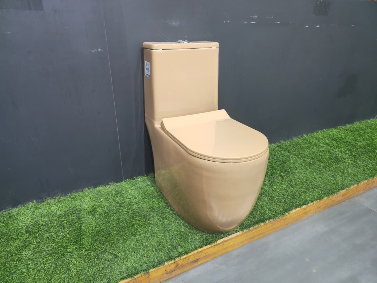 dot Premium Quality Pitch Colour Western Toilet/Water Closet/Commode With Soft Close Pitch Toilet Seat Cover With Round Flush Button Western Commode-picture-37