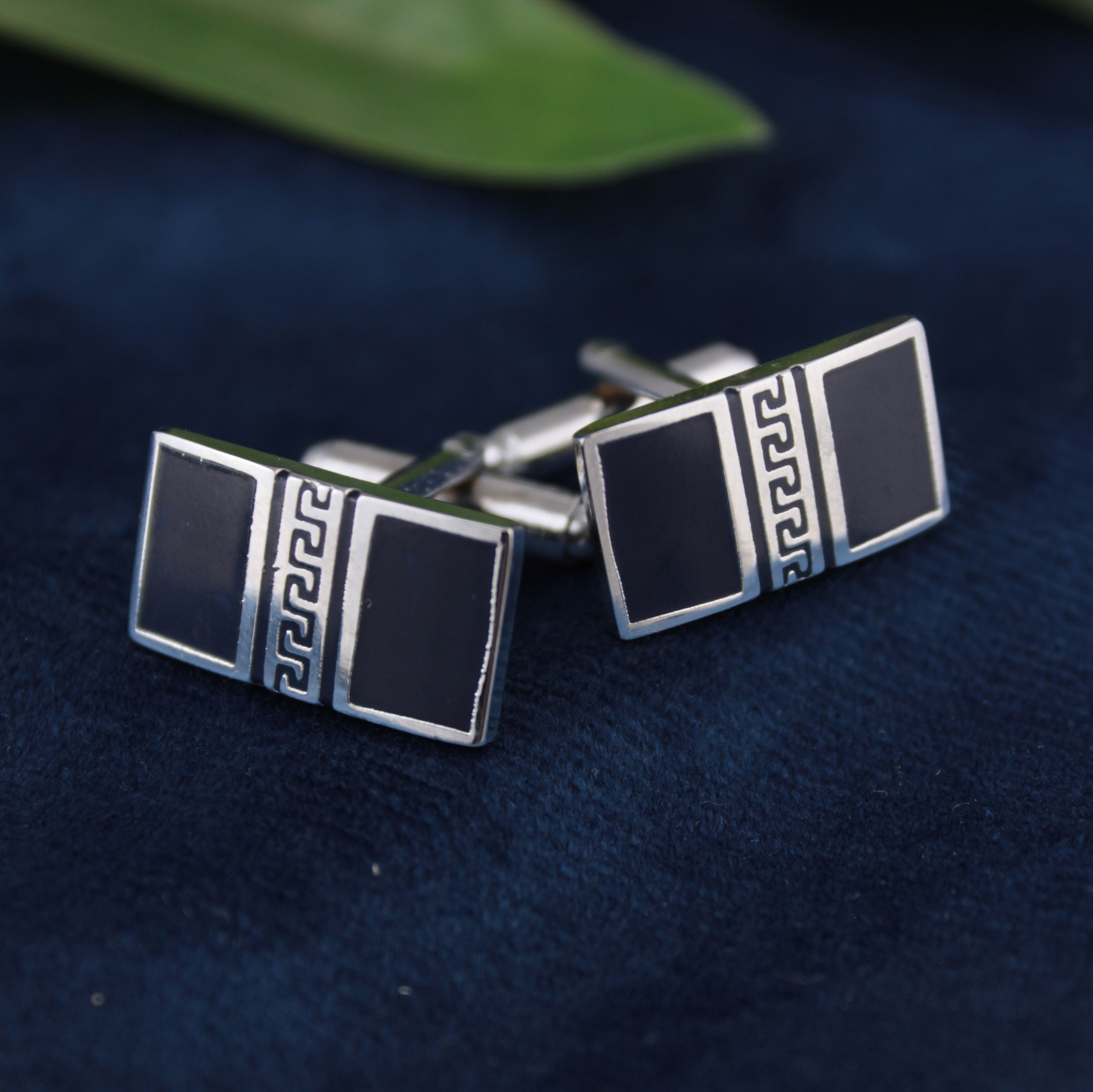 Kavove Metal Cufflink