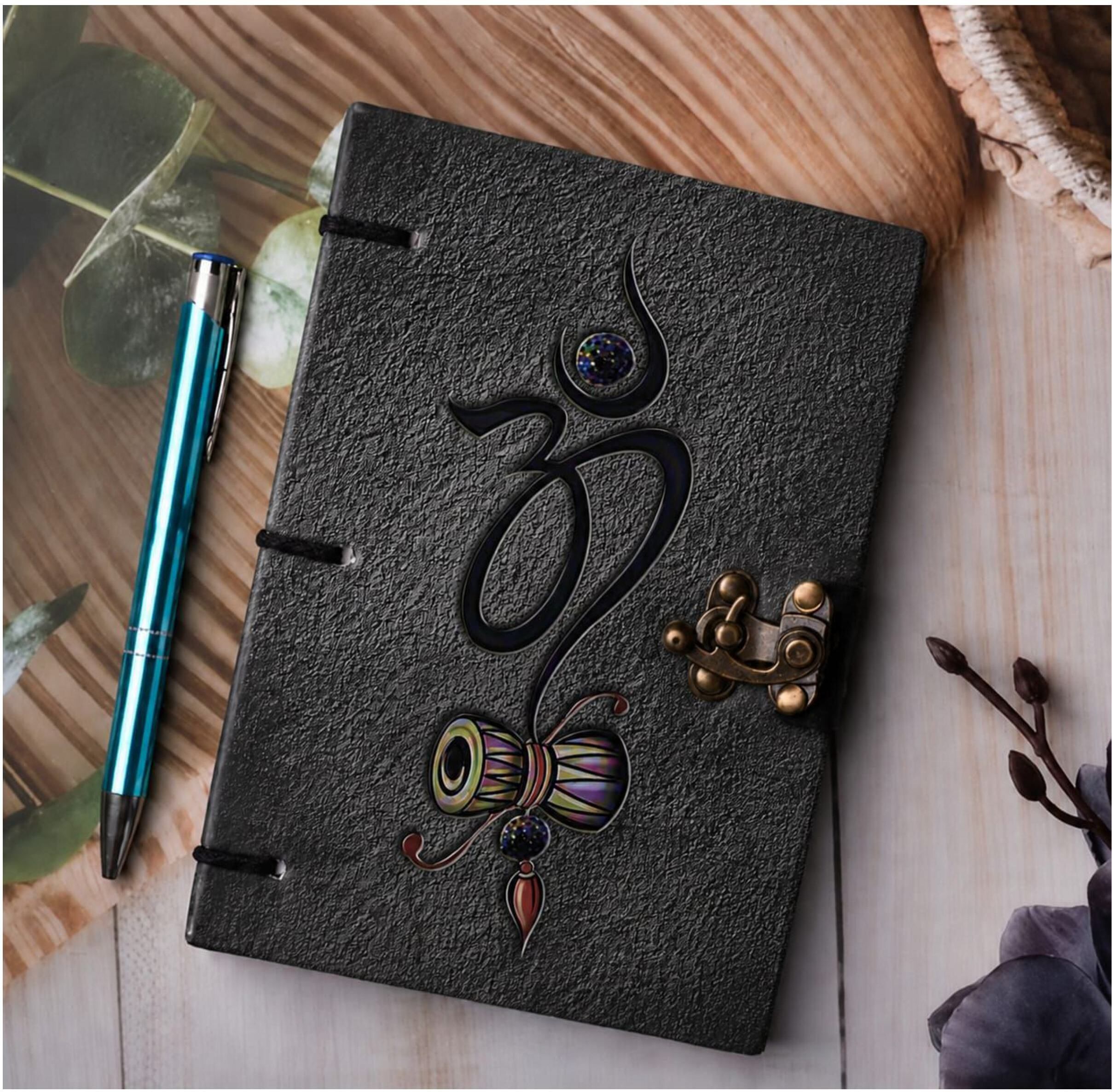 CREATIVE HANDMADE DIGITAL PRINTED DIARY WITH METAL LOCK A5 Journal Unruled 200 Pages-image-49