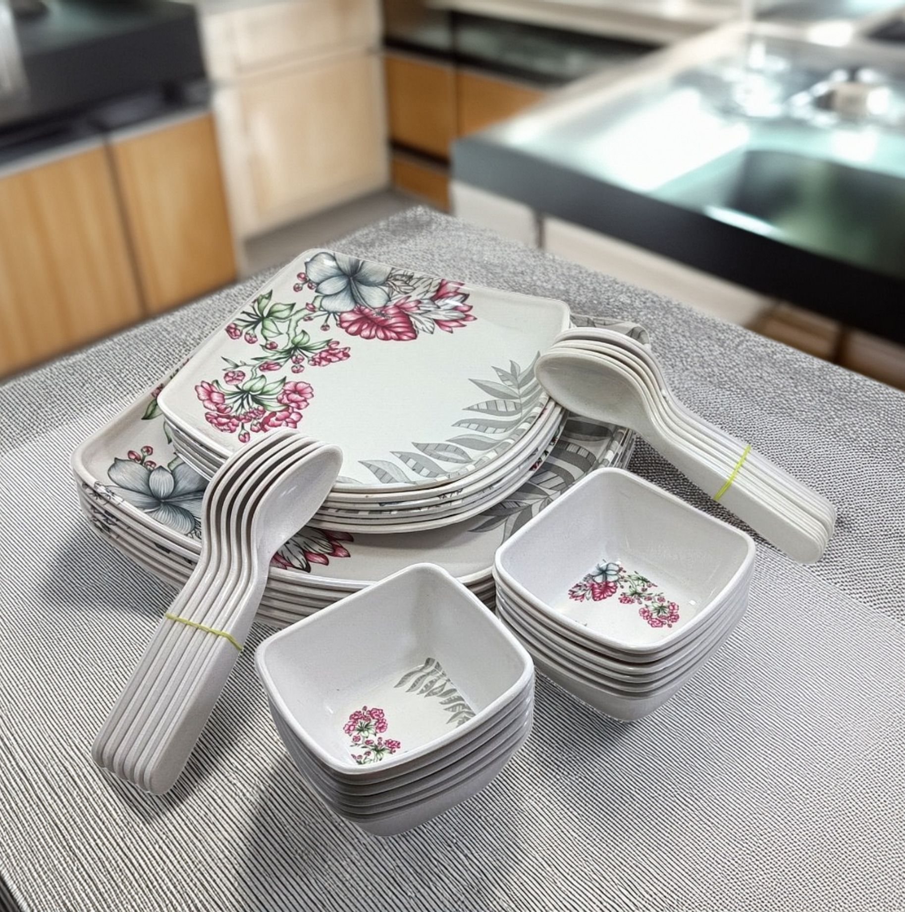 simply serve Pack of 36 Melamin Floral Print Dinner Set | 6 Full Plate, 6 Half Plate, 12 Bowls, 12 Spoon Dinner Set-picture-20