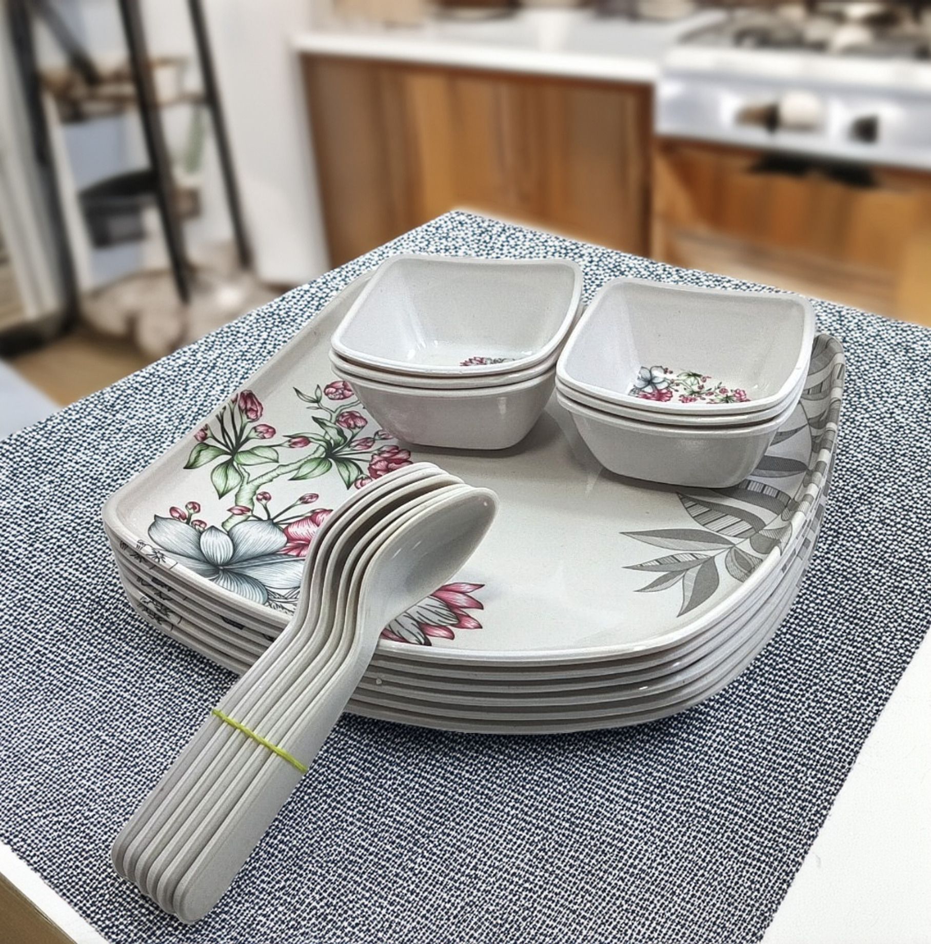 kitchrox Pack of 18 Melamin Stylish Dinnerware Set Contains 6 Full Dinner Plate, 6 bowls, 6 Spoons Dinner Set-picture-13