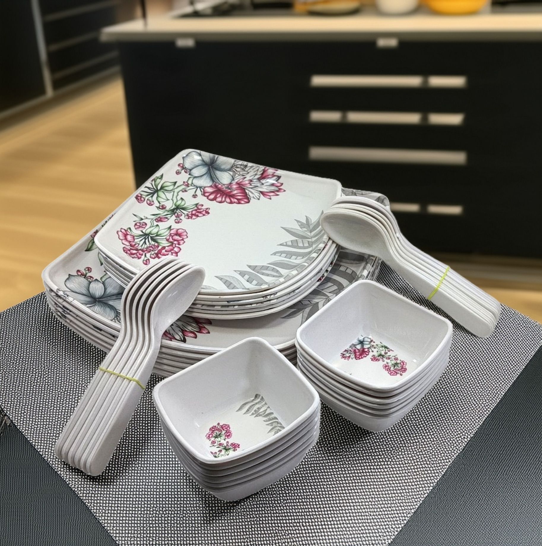 kitchrox Pack of 36 Melamin Easy to Clean Dinnerset Contains 6 Full Plate, 6 Half Plates,12 bowls,12 Spoons Dinner Set-picture-12