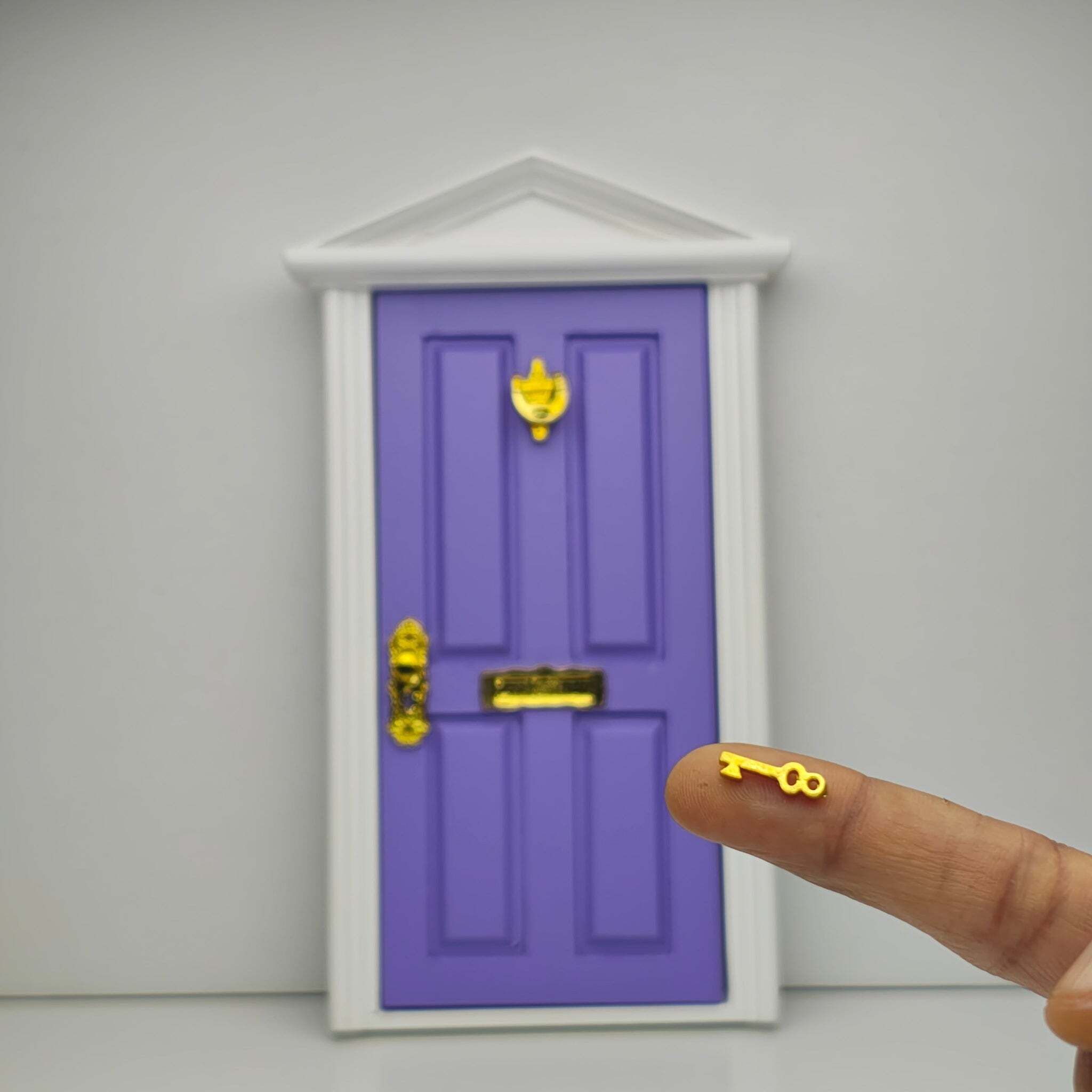 miniatures shop Miniature Door with Key Dollhouse Accessories Playset-picture-13