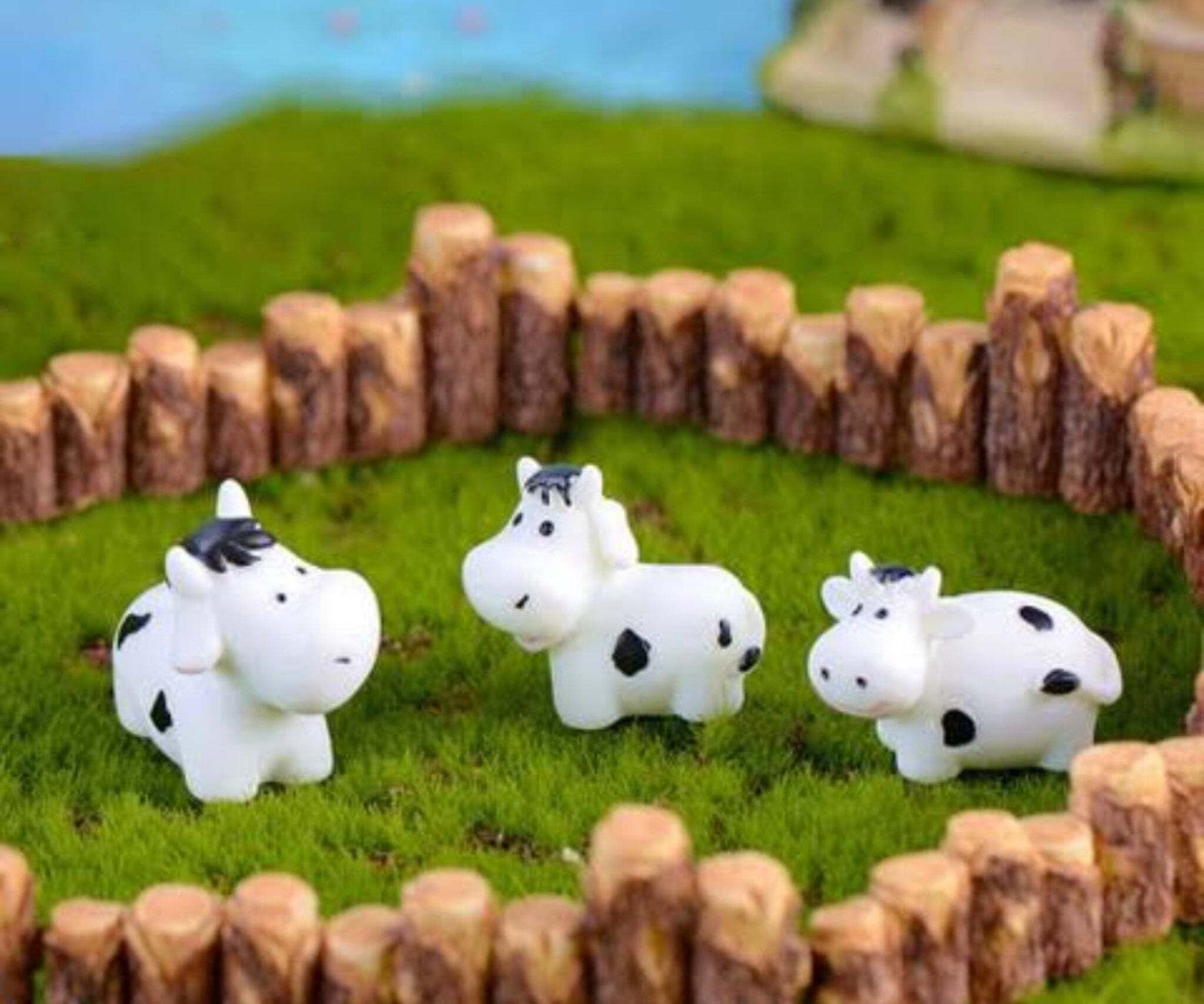 miniatures shop Miniature Cow Figurine Set (3 Pieces) Dollhouse Decorative Accessories-picture-48