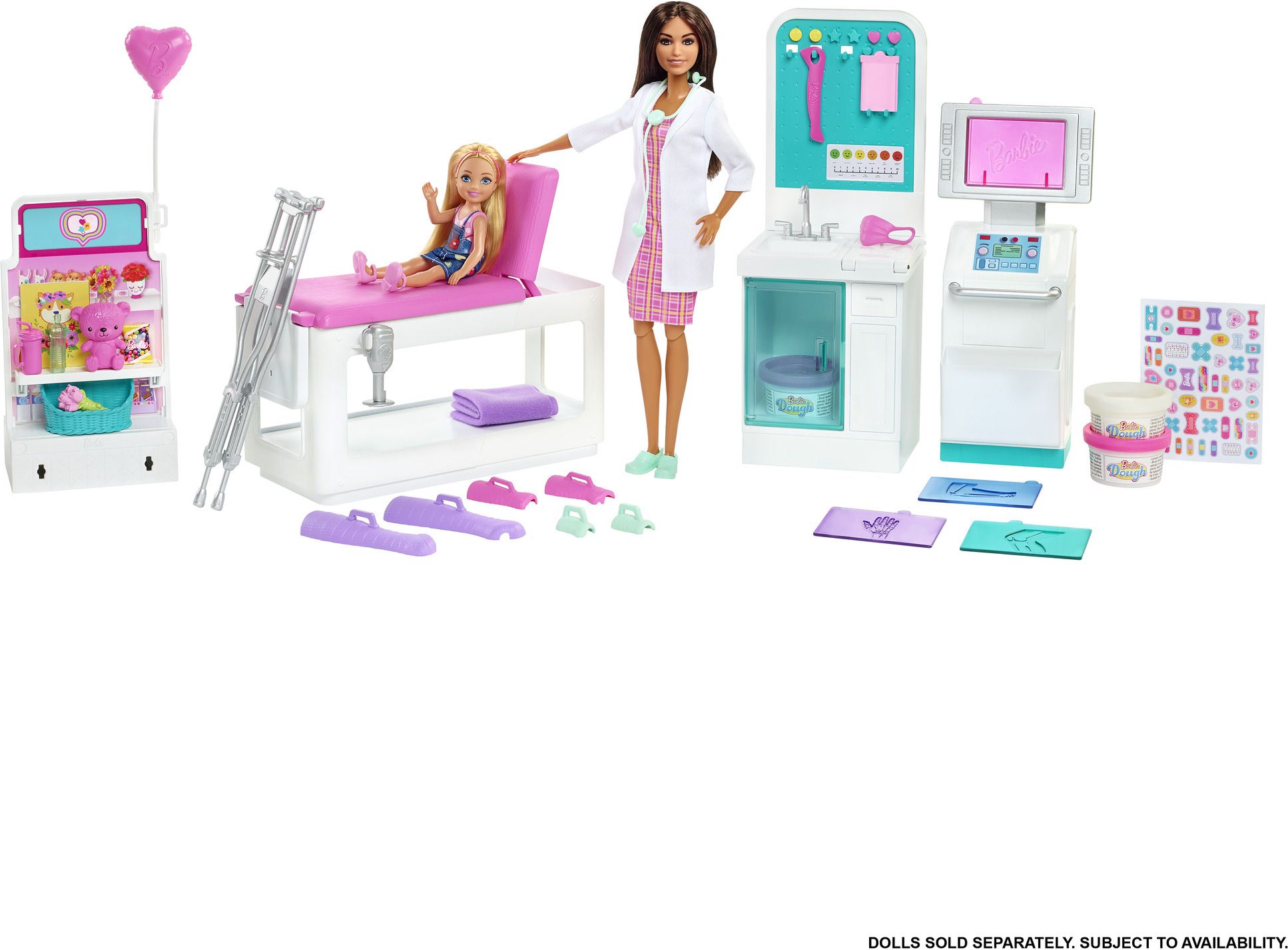 Fast Cast Clinic Playset with Brunette Doctor Doll, 30+ Play Pieces