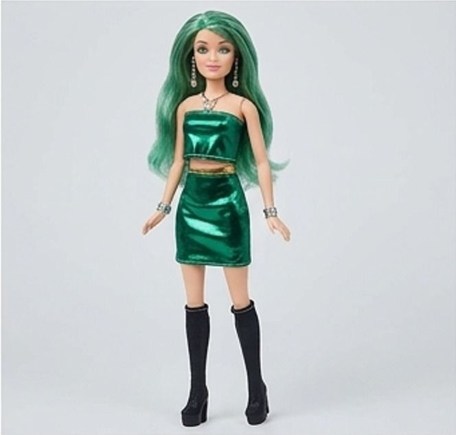 Princess Fashion Doll in Green Dress for Girls Age 3+-image-3