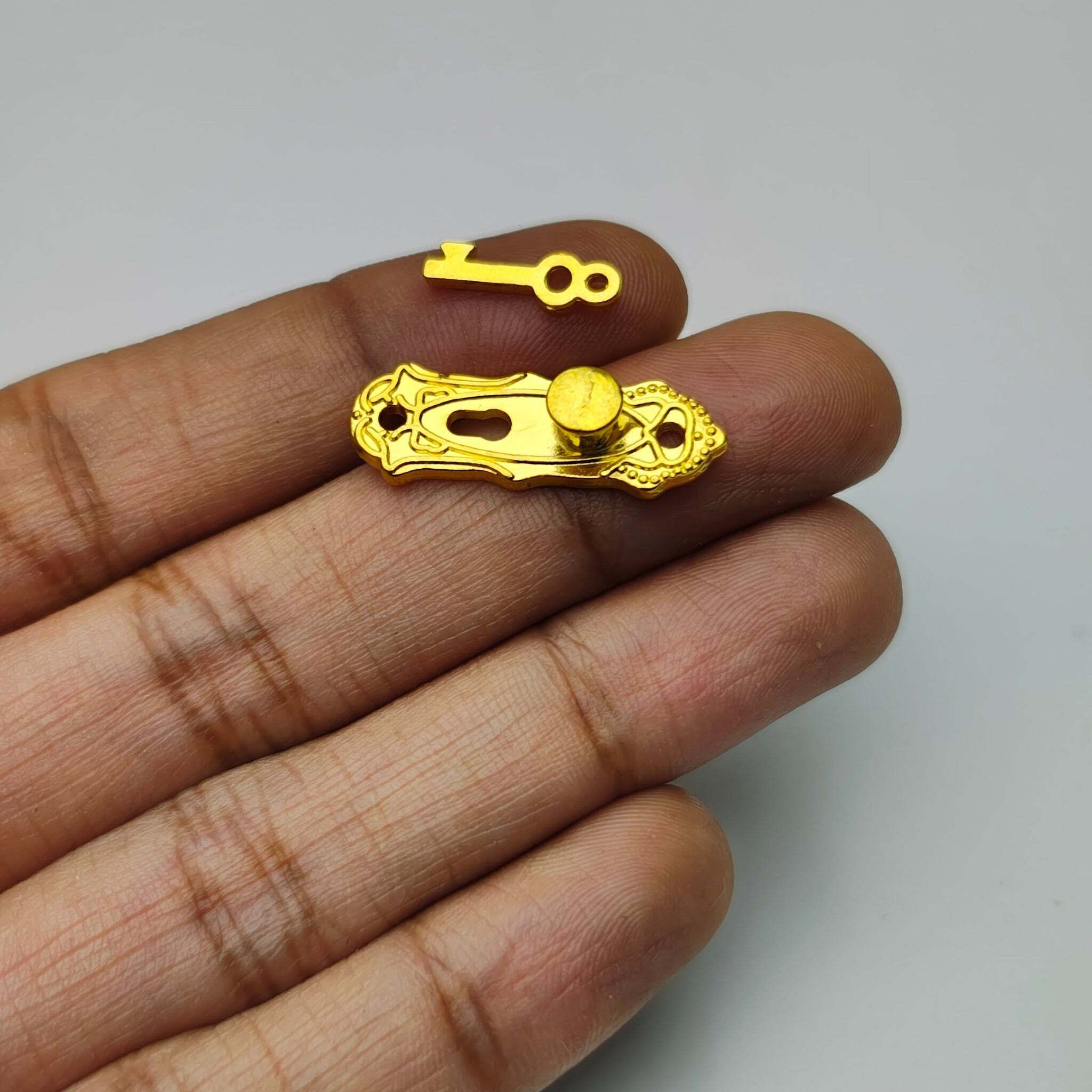 Miniature Lock and Key Dollhouse Accessories Playset-image-31