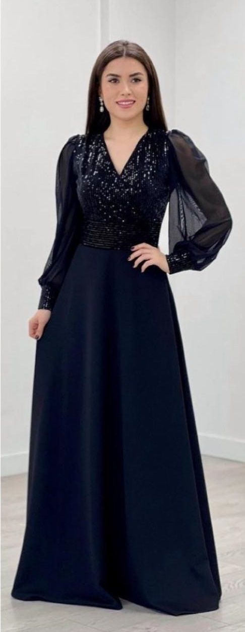 Women Gown Black Maxi/Full Length Dress