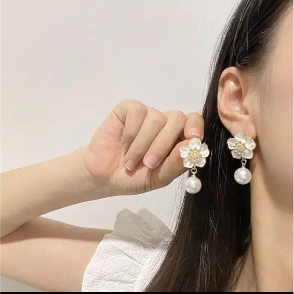 Earrings for Women Alloy Drops & Danglers-image-38