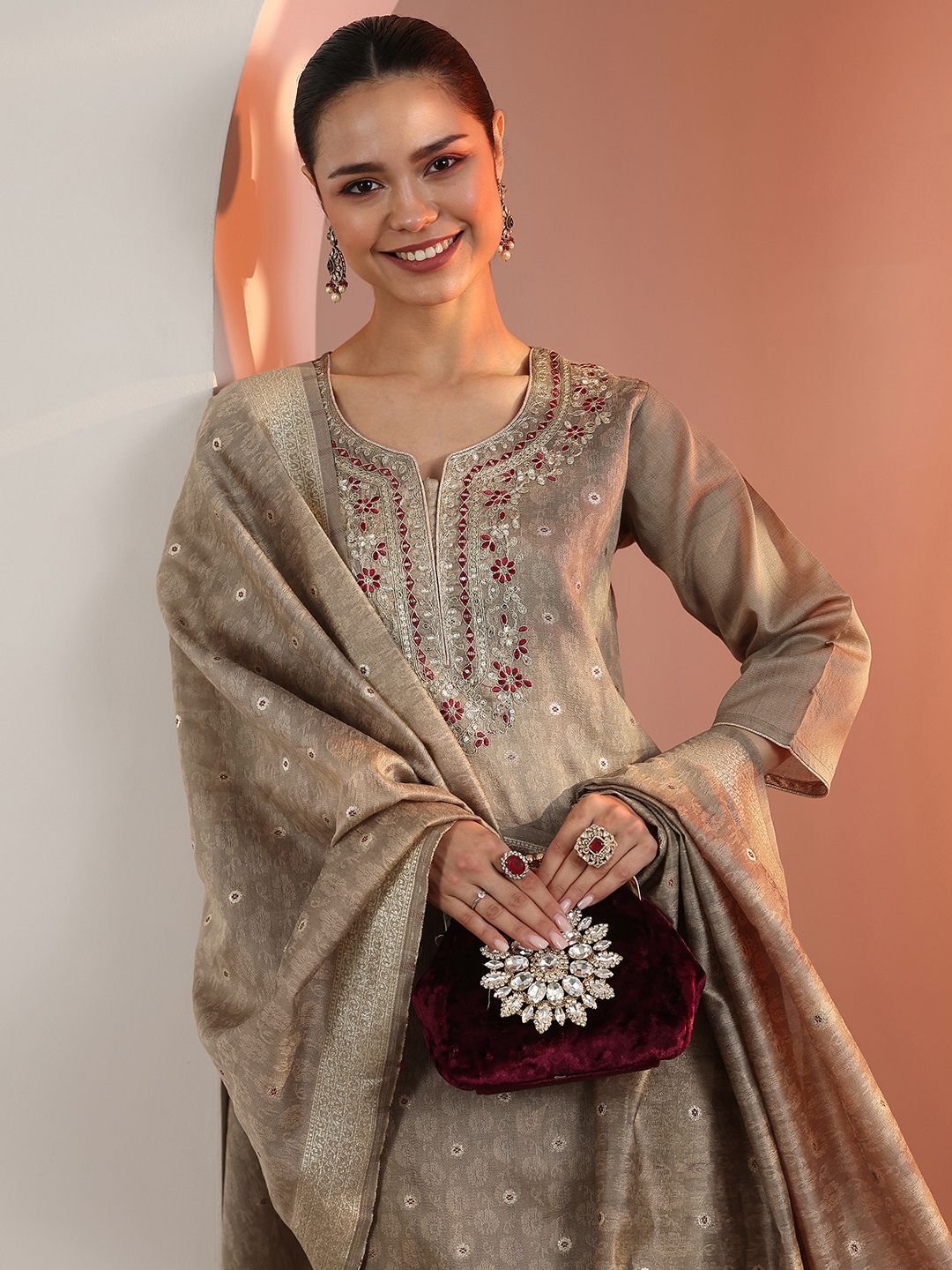 Women Chanderi Kurta Pant Dupatta Set-image-12