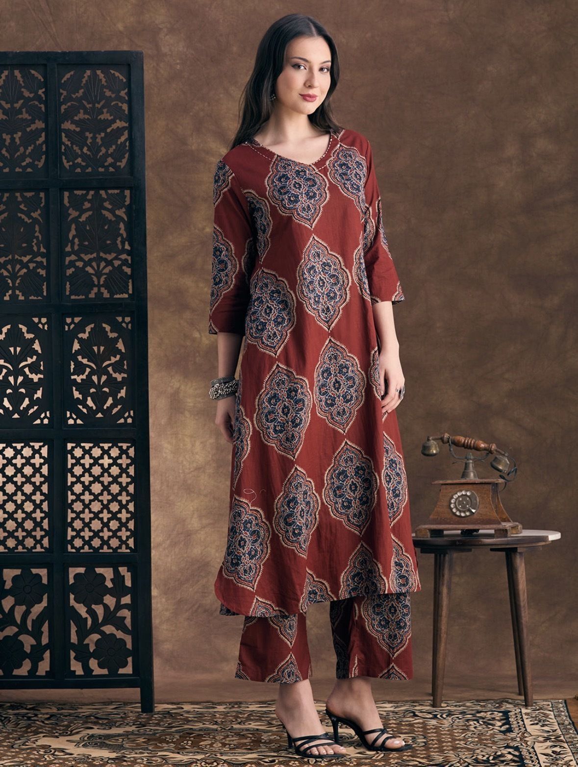 Women Viscose Rayon Kurta Pant Set-image-16