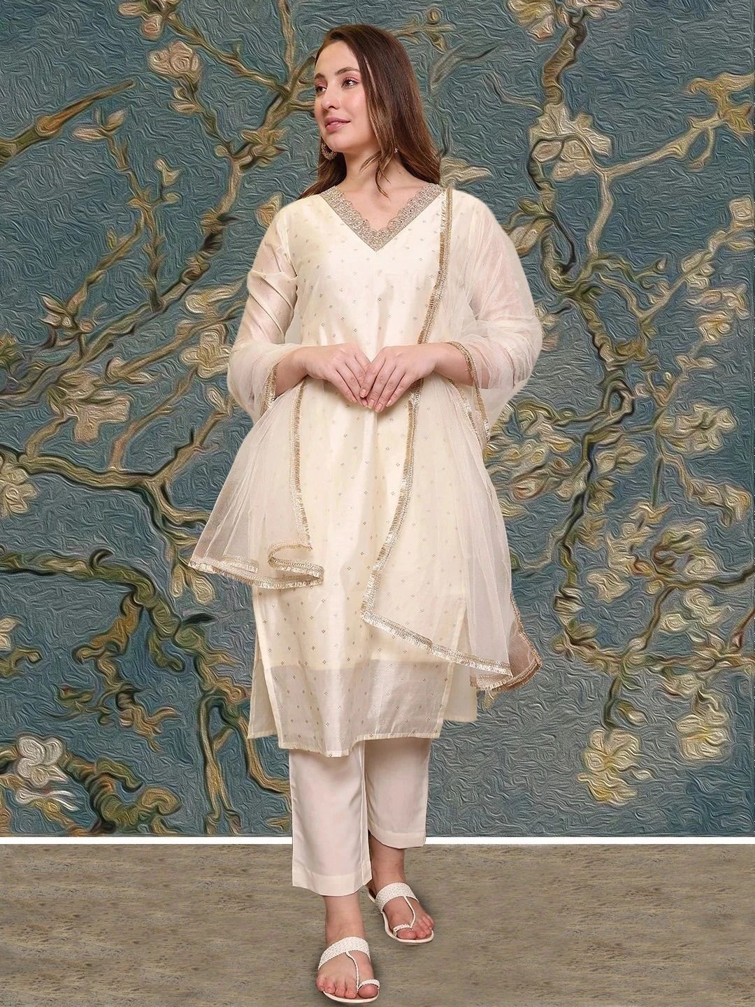 Women Chanderi Kurta Pant Dupatta Set-image-19