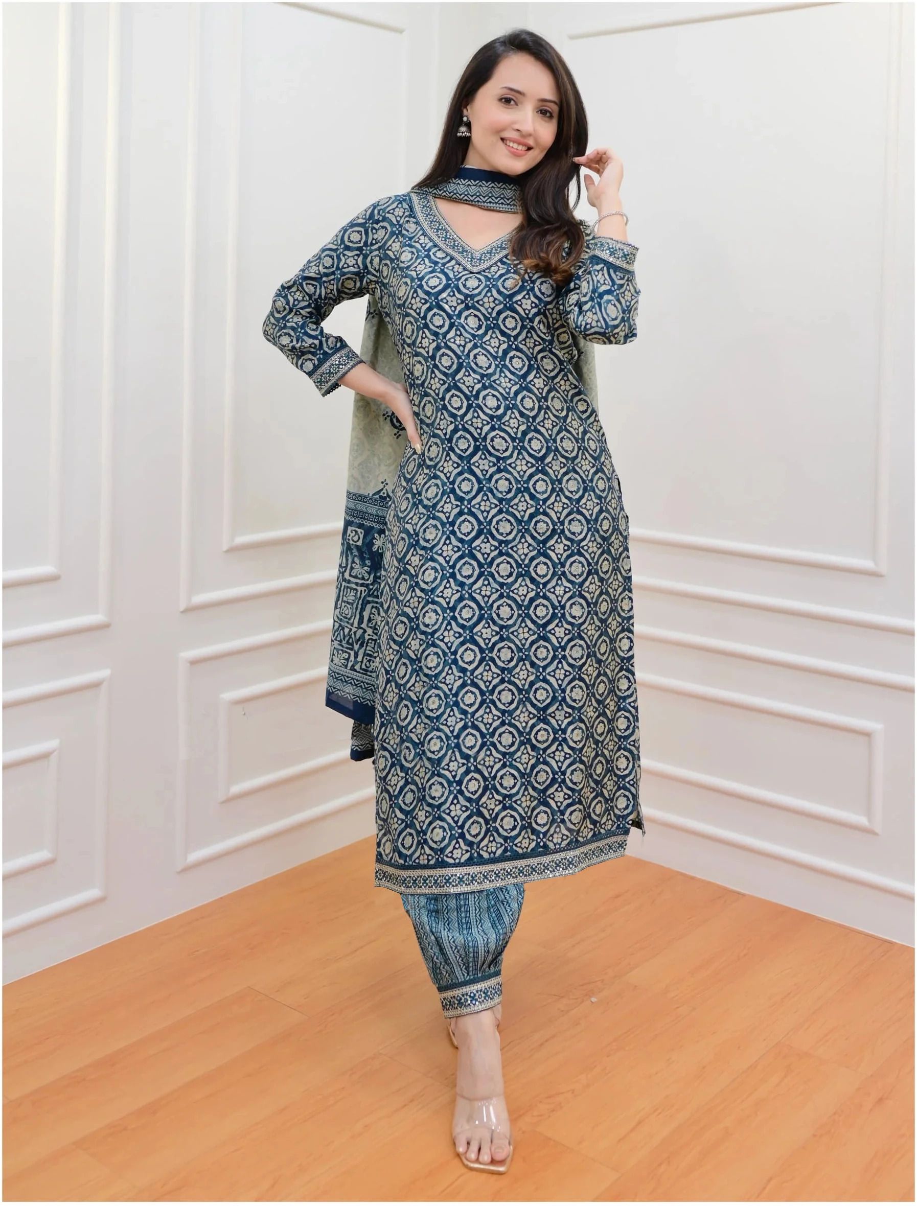 Women Viscose Rayon Kurta Pant Dupatta Set