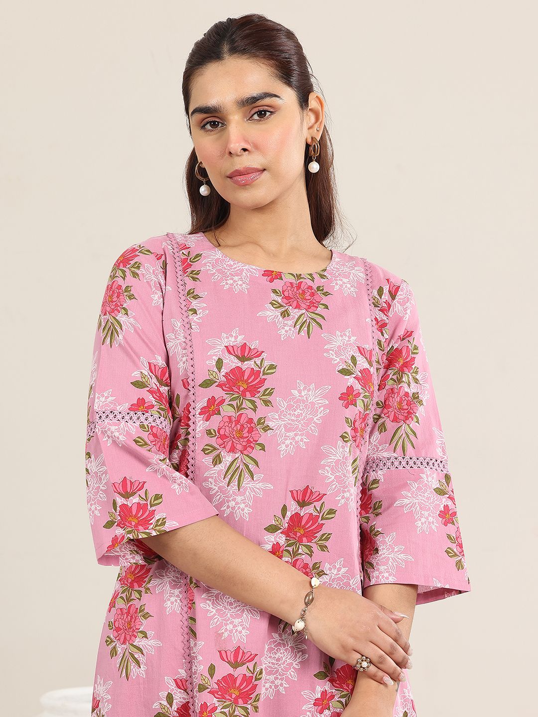 Women Cotton Blend Kurta Pant Set-image-17