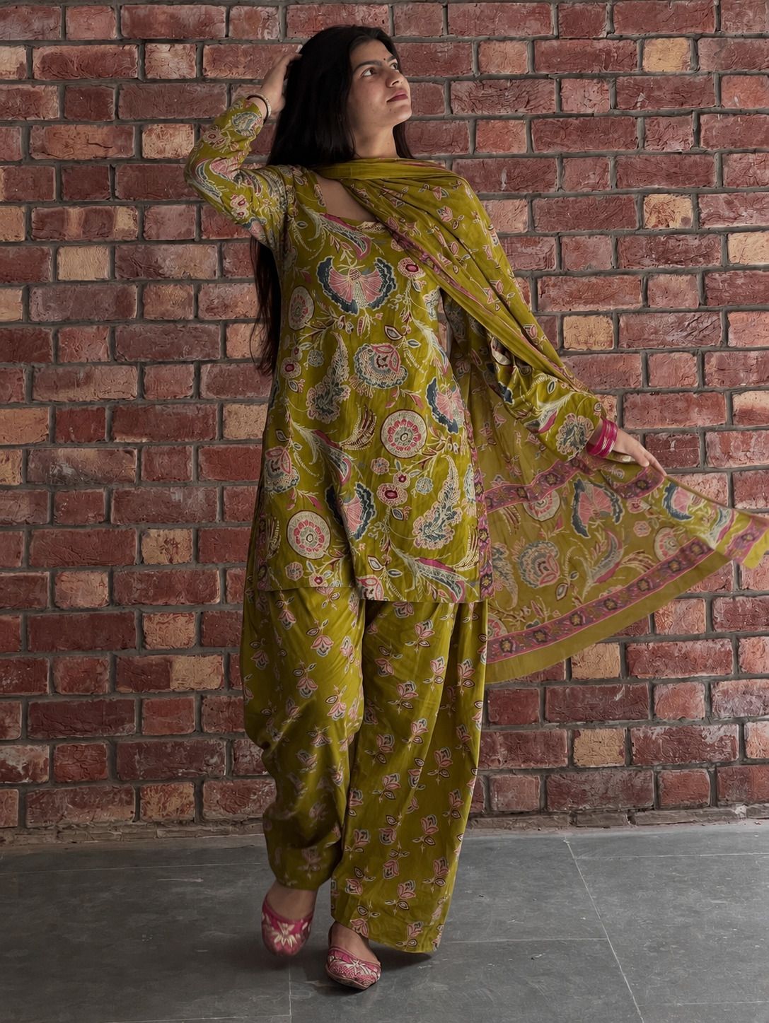 gosriki Women Cotton Blend Kurti Salwar Dupatta Set-picture-46