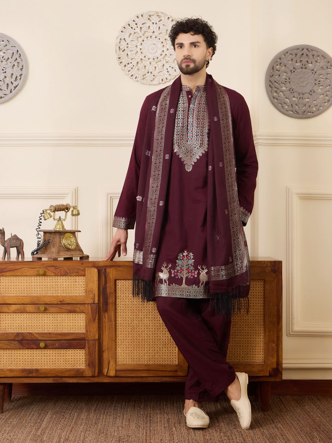house of pataudi Men Silk Blend Kurta Pyjama Dupatta Set-picture-22