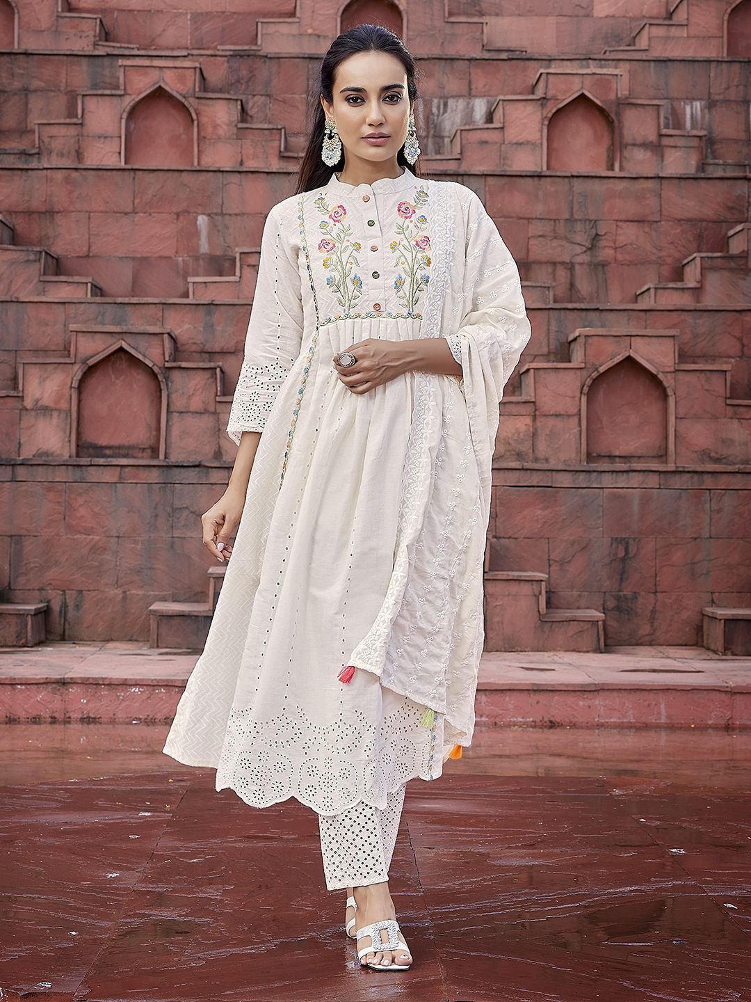 Women Cotton Blend Kurta Pant Dupatta Set