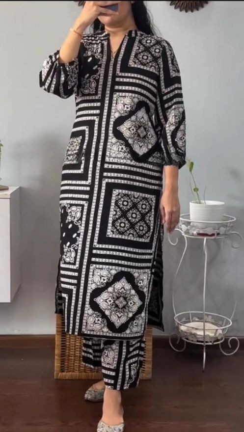 Women Viscose Rayon Kurti Pant Set-image-5