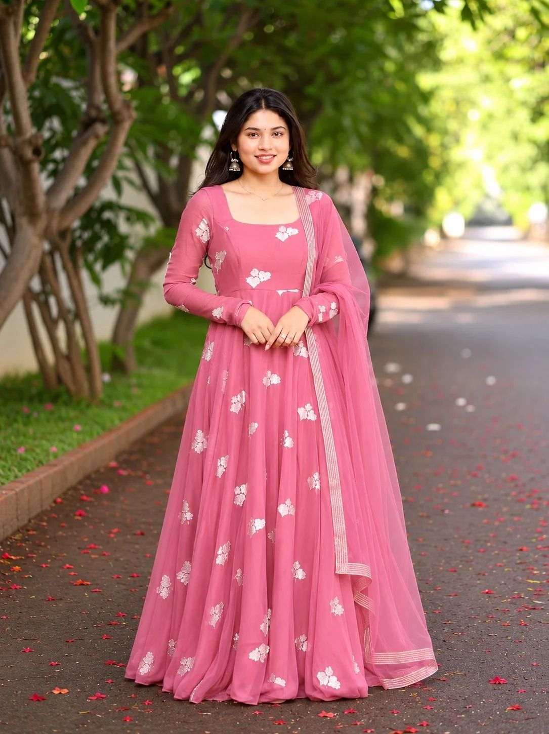 Women Silk Blend Kurti Pant Dupatta Set-image-38