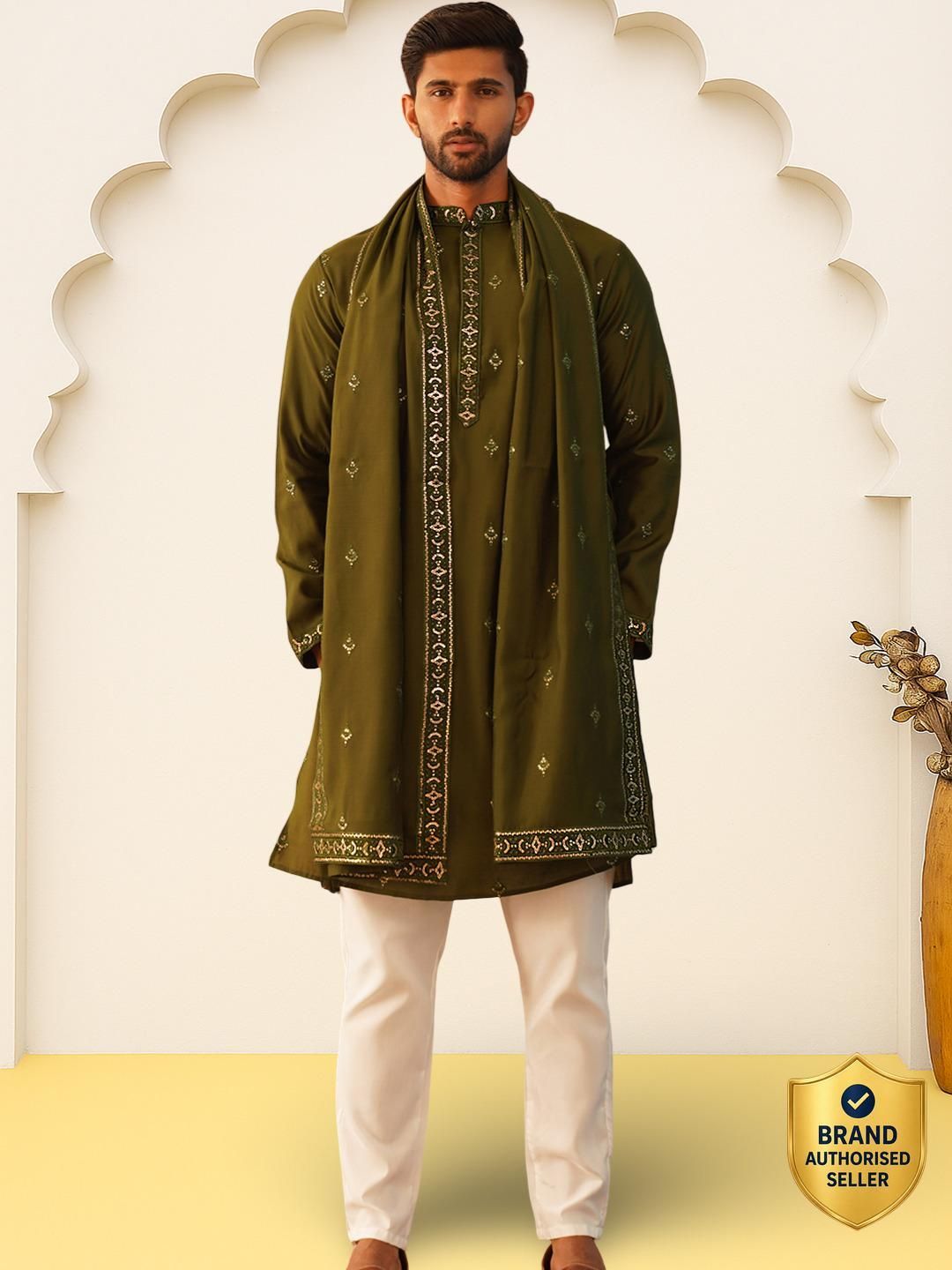 Men Silk Blend Kurta Pyjama Dupatta Set-image-21