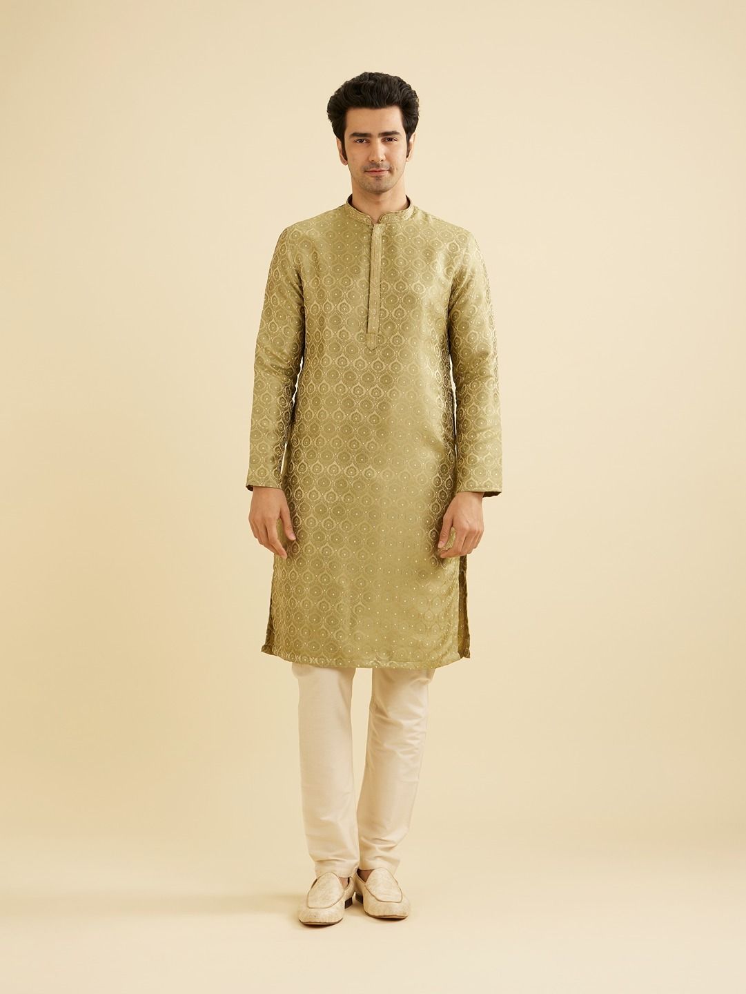 manyavar Men Silk Blend Kurta Pyjama Set-picture-12