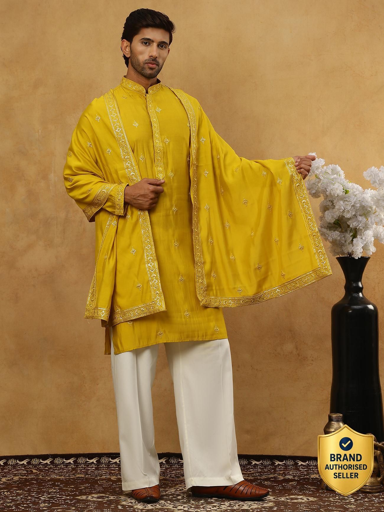 Men Silk Blend Kurta Pyjama Dupatta Set-image-23
