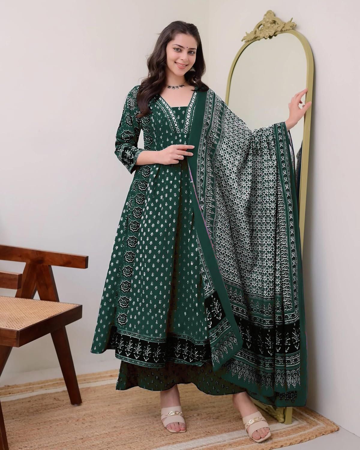 Women Viscose Rayon Kurti Palazzo Dupatta Set-image-12