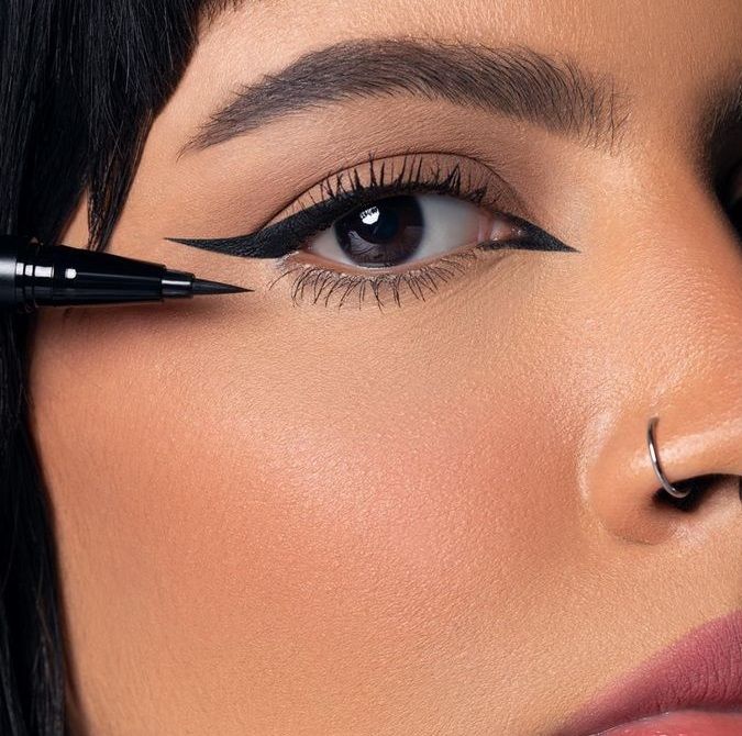 Deep Black Sketch Eyeliner | Waterproof Eyeliner | Smudge-Proof Eyeliner 3 ml-image-1