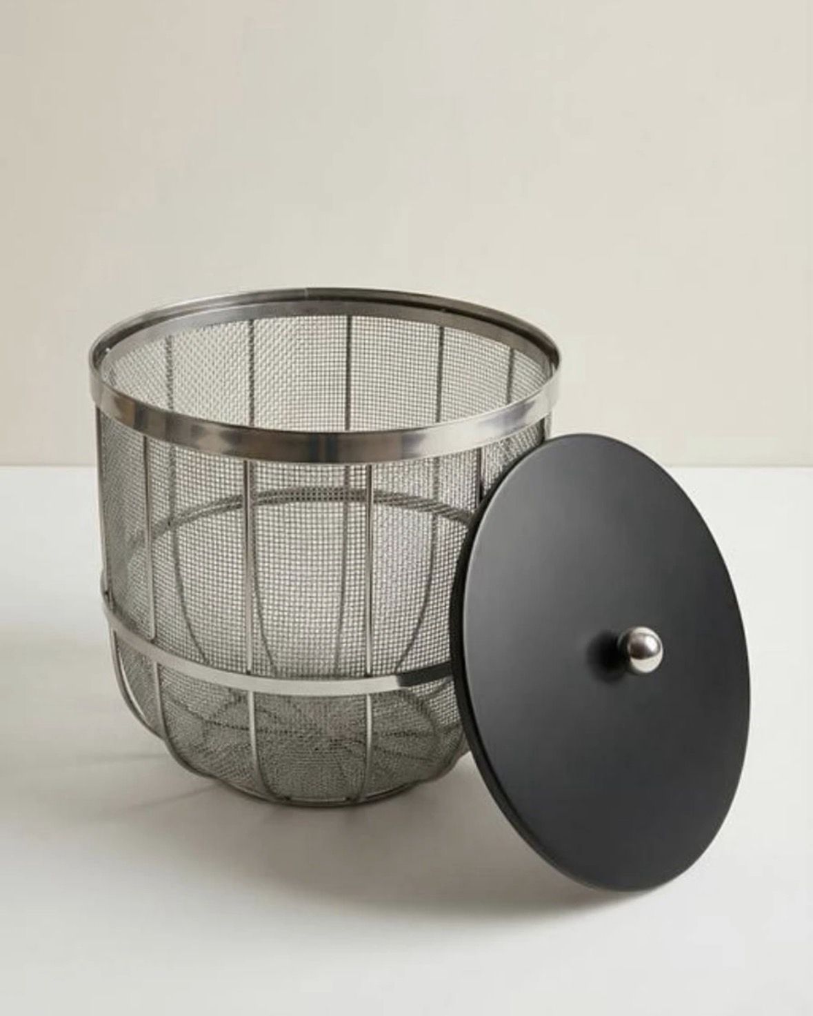 Fruit & vegetable basket with premium lid iron ( PACK OF 1 ) Iron Fruit & Vegetable Basket-image-33