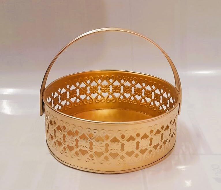 Round Metal Basket With Handle For Gifts And Home Decor Iron Fruit & Vegetable Basket-image-48